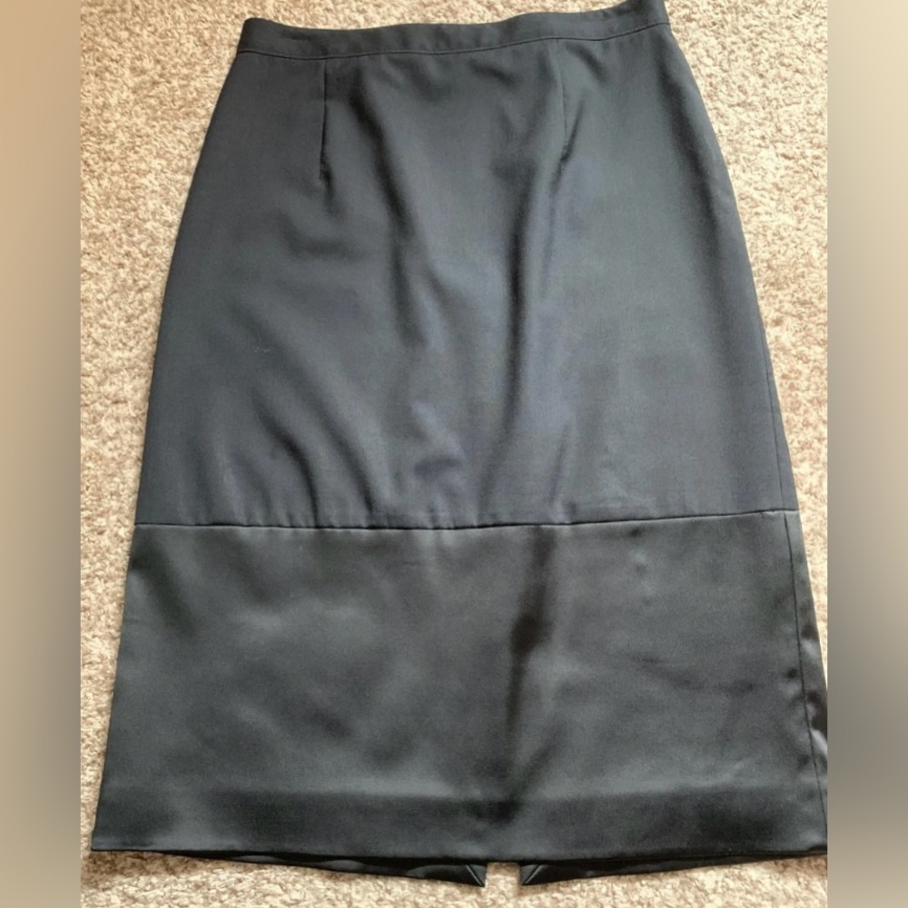 Dolce & Gabbana Italy Size 46 US 4 / 6 Black Satin Pencil Skirt